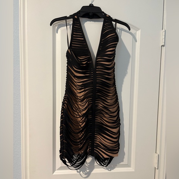 Elliatt Stella Mini Dress - Picture 8 of 8